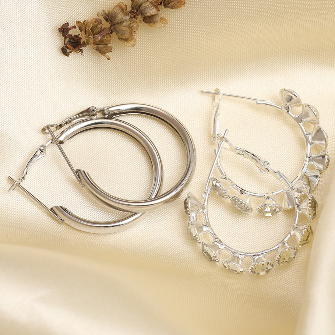 Silver huggie online earrings set